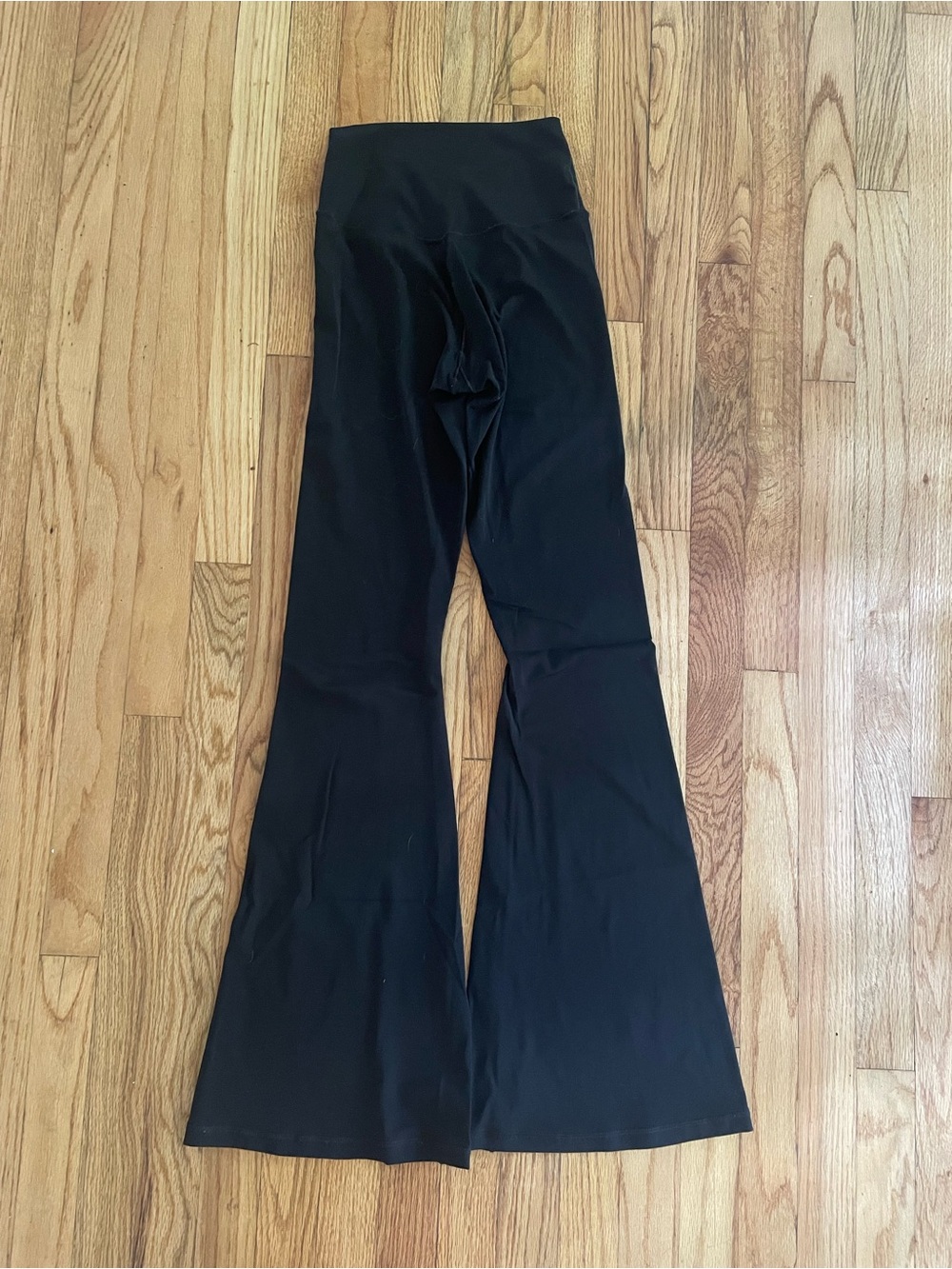 Offline by Aerie Women’s Black High-Waist Flared Yoga Pants, size medium - Picture 2 of 4